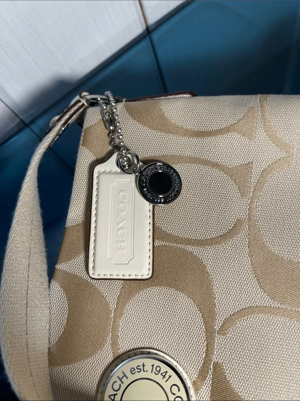 Coach Beige Signature Crossbody Shoulder Bag with Chalk Trim NWT F19220